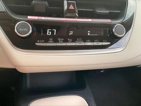 Used 2026 Toyota Corolla LE FWD image 31