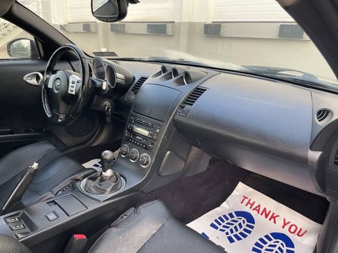 Used 2005 Nissan 350Z 35th Anniversary Edition w/ (N93) Cargo Convenience Pkg RWD image 13