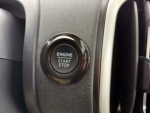 Used 2025 Ford Expedition Active image 32