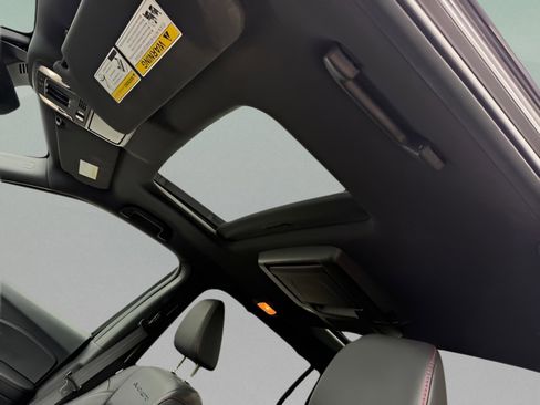 Used 2022 Honda Pilot Black Edition image 31