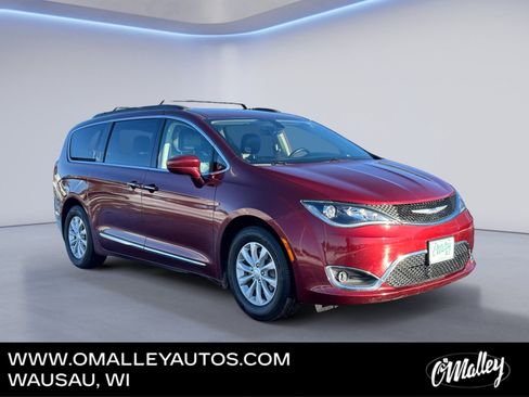 Used 2017 Chrysler Pacifica Touring-L image 7