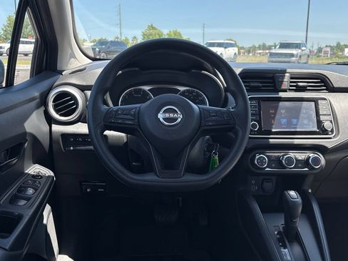 Used 2025 Nissan Versa S FWD image 8