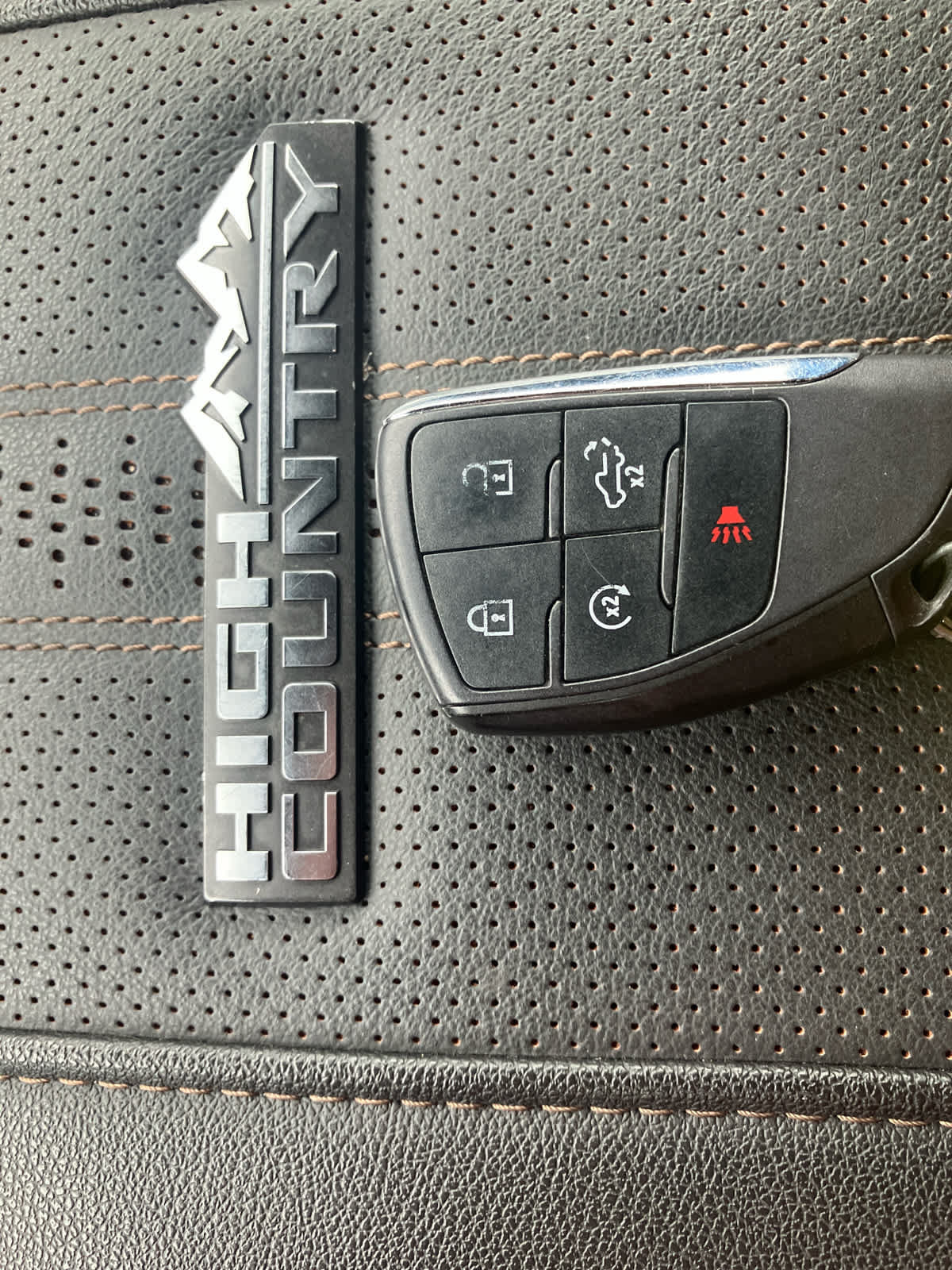 Used 2024 Chevrolet Silverado 2500 High Country w/ High Country Premium Package AWD/4WD image 35