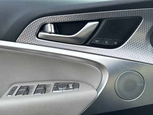 Used 2023 Genesis G70 3.3T w/ Sport Advanced Package image 22