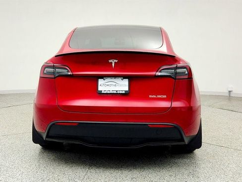 Used 2023 Tesla Model Y Performance image 6