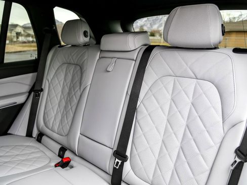 New 2026 BMW X5 xDrive40i w/ M Sport Package image 24