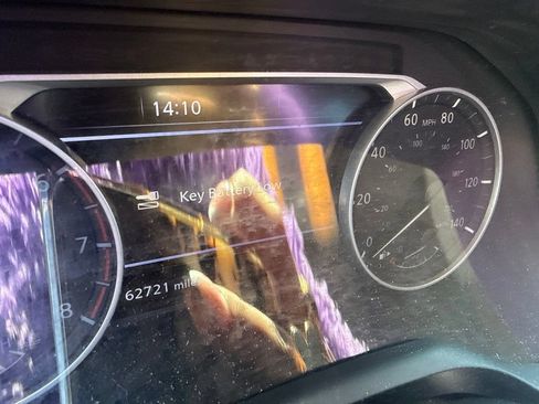 Used 2022 Nissan Rogue SV FWD image 7
