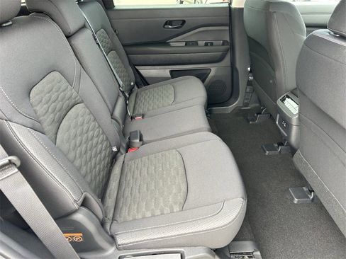 New 2025 Nissan Pathfinder SV image 11