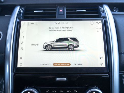 Certified 2022 Land Rover Discovery S image 26