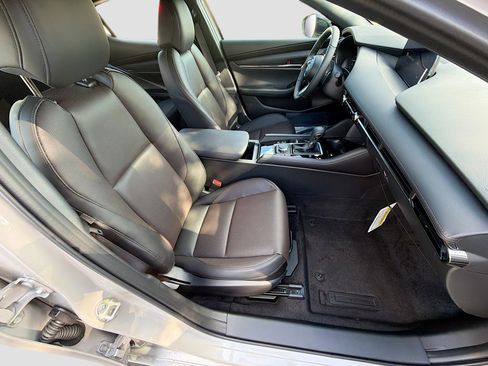 New 2026 MAZDA MAZDA3 Hatchback w/Premium Plus Pkg image 15