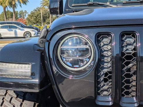 Used 2022 Jeep Gladiator Overland image 11