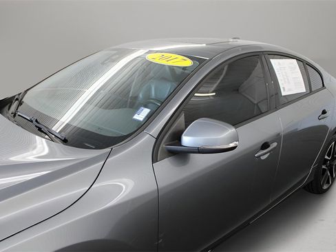 Used 2017 Volvo S60 T5 Dynamic image 37