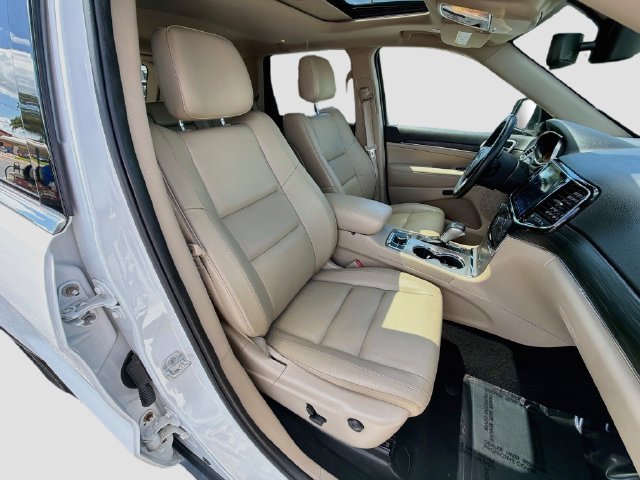 Used 2020 Jeep Grand Cherokee Limited AWD/4WD image 30