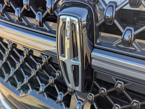 New 2026 Lincoln Navigator Reserve w/ Jet Appearance Package image 25