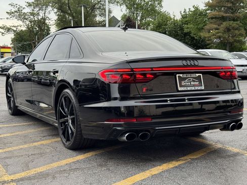 Used 2022 Audi S8 AWD/4WD image 6