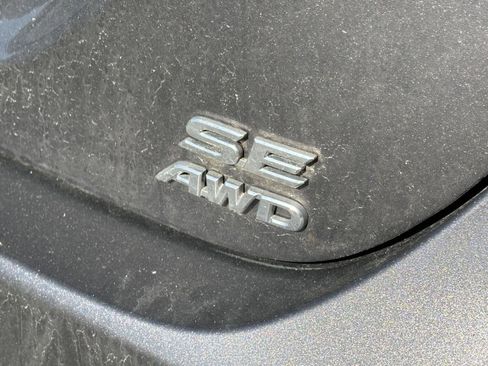 Used 2023 Toyota Camry SE image 10