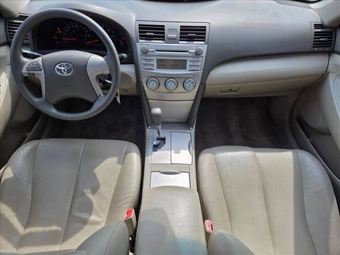 Used 2010 Toyota Camry LE FWD image 15