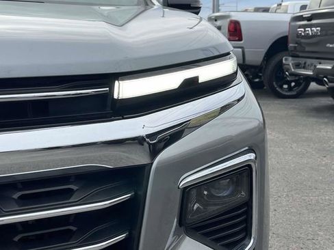 Used 2024 Chevrolet Traverse LT image 9