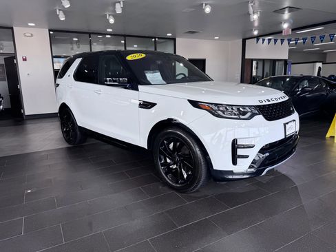 Used 2020 Land Rover Discovery Landmark image 2