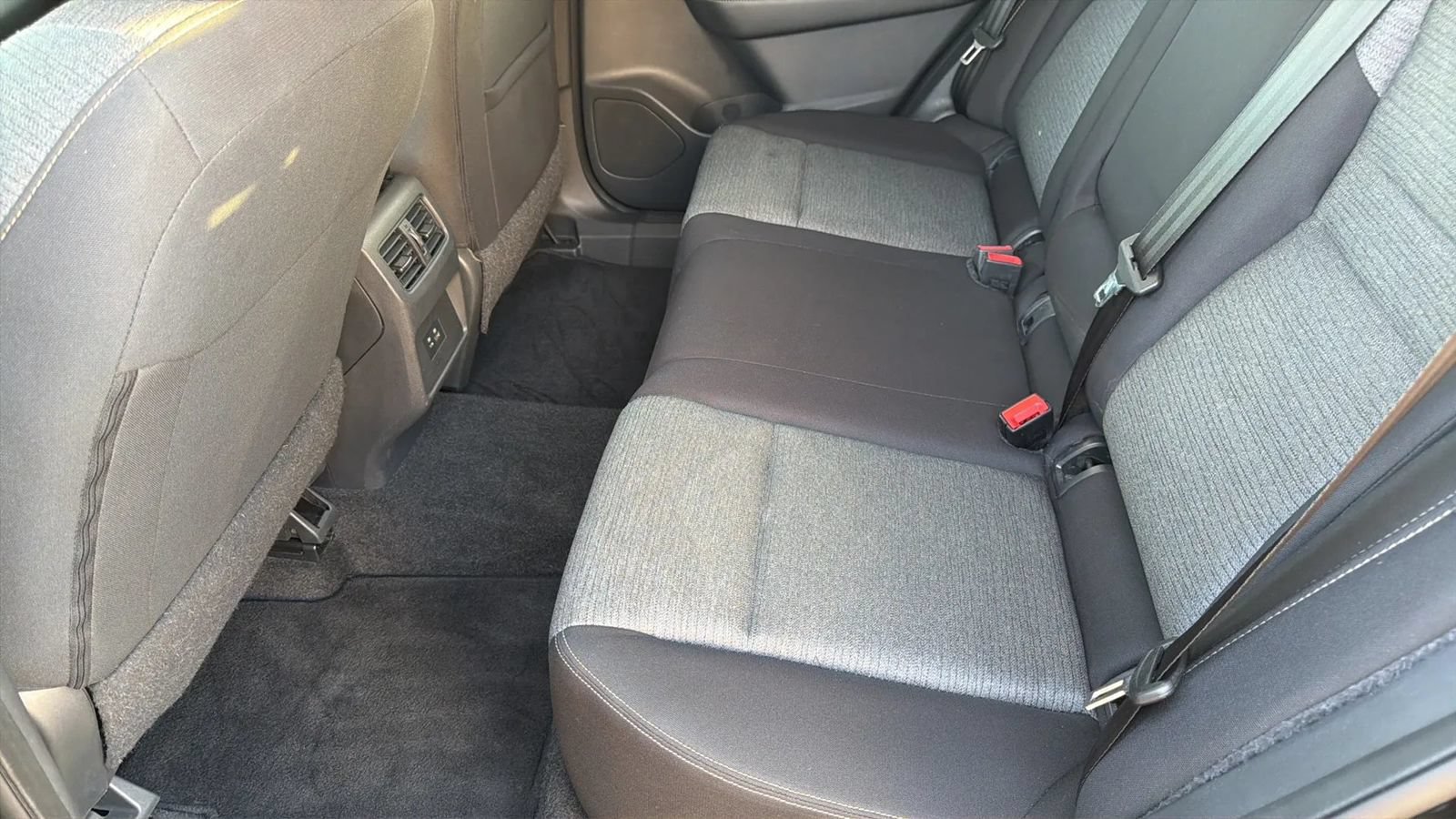 Used 2023 Nissan Rogue SV FWD image 23