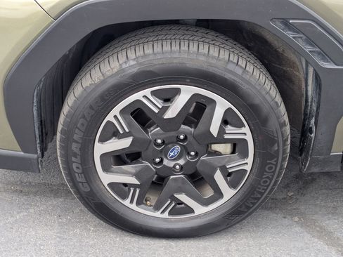 Used 2025 Subaru Forester Premium AWD/4WD image 14