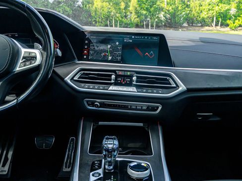 Used 2022 BMW X5 sDrive40i w/ M Sport Package RWD image 18