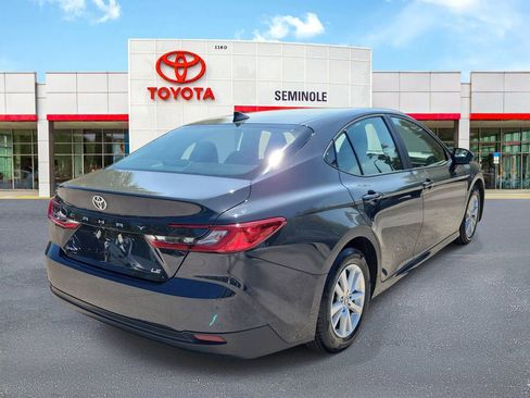 Used 2025 Toyota Camry LE image 3