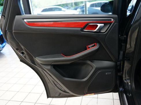 Used 2019 Porsche Macan AWD/4WD image 48
