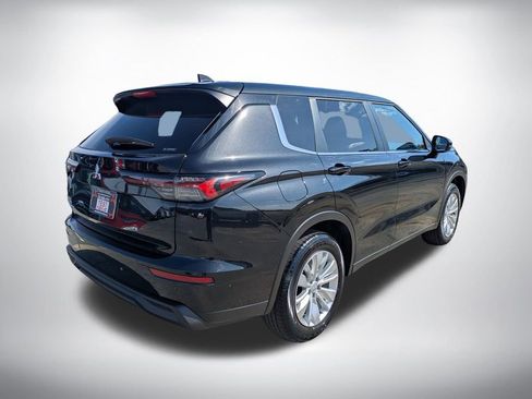 New 2026 Mitsubishi Outlander ES AWD/4WD image 3