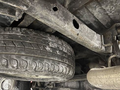 Used 2002 Chevrolet Avalanche 1500 4dr 4WD Crew Cab SB w/ Off-Road Suspension Pkg image 30