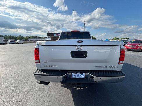 Used 2014 Nissan Titan SV w/ SV Value Truck Package AWD/4WD image 5