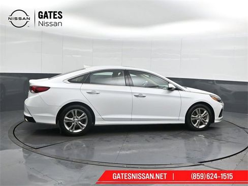 Used 2018 Hyundai Sonata Limited image 3