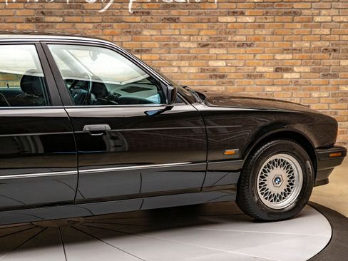 Used 1995 BMW 540i Sedan image 10