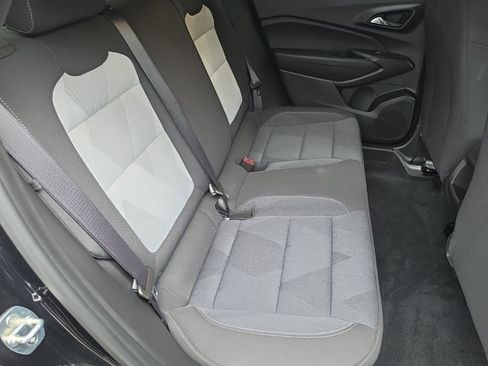 Certified 2024 Chevrolet Trax RS FWD image 25