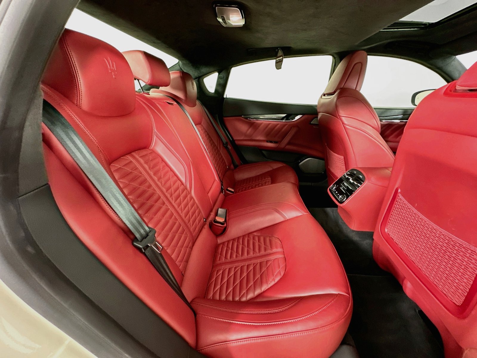 Used 2021 Maserati Quattroporte Trofeo RWD image 43
