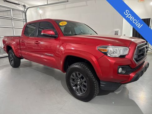 Used 2022 Toyota Tacoma SR5 w/ Technology Package RWD image 1