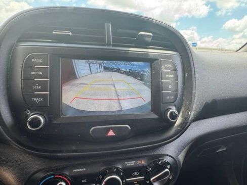 Used 2020 Kia Soul S FWD image 21
