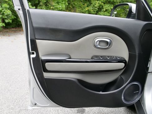 Used 2019 Kia Soul + w/ Audio Package image 19