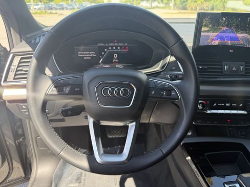 Used 2025 Audi Q5 2.0T Premium w/ Convenience Plus Package AWD/4WD image 34