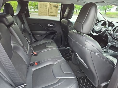 Used 2020 Jeep Cherokee Latitude Plus FWD image 16