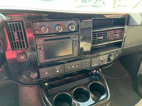 Used 2019 Chevrolet Express 2500 Extended w/ Enhanced Convenience Package image 18