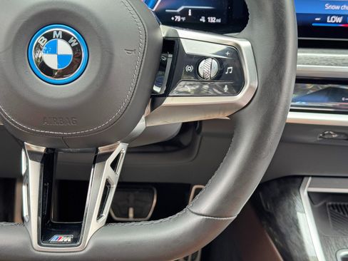 Used 2023 BMW i7 xDrive60 w/ Executive Package 2 AWD/4WD image 22