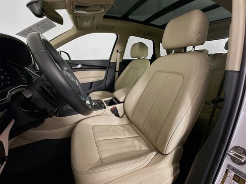 Used 2020 Audi Q5 e Premium Plus w/ Premium Plus Package image 21