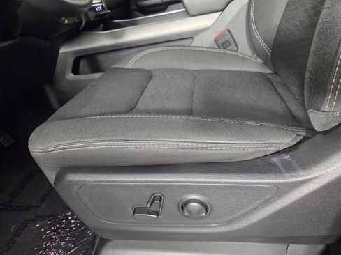 Used 2025 RAM 1500 Big Horn AWD/4WD image 12