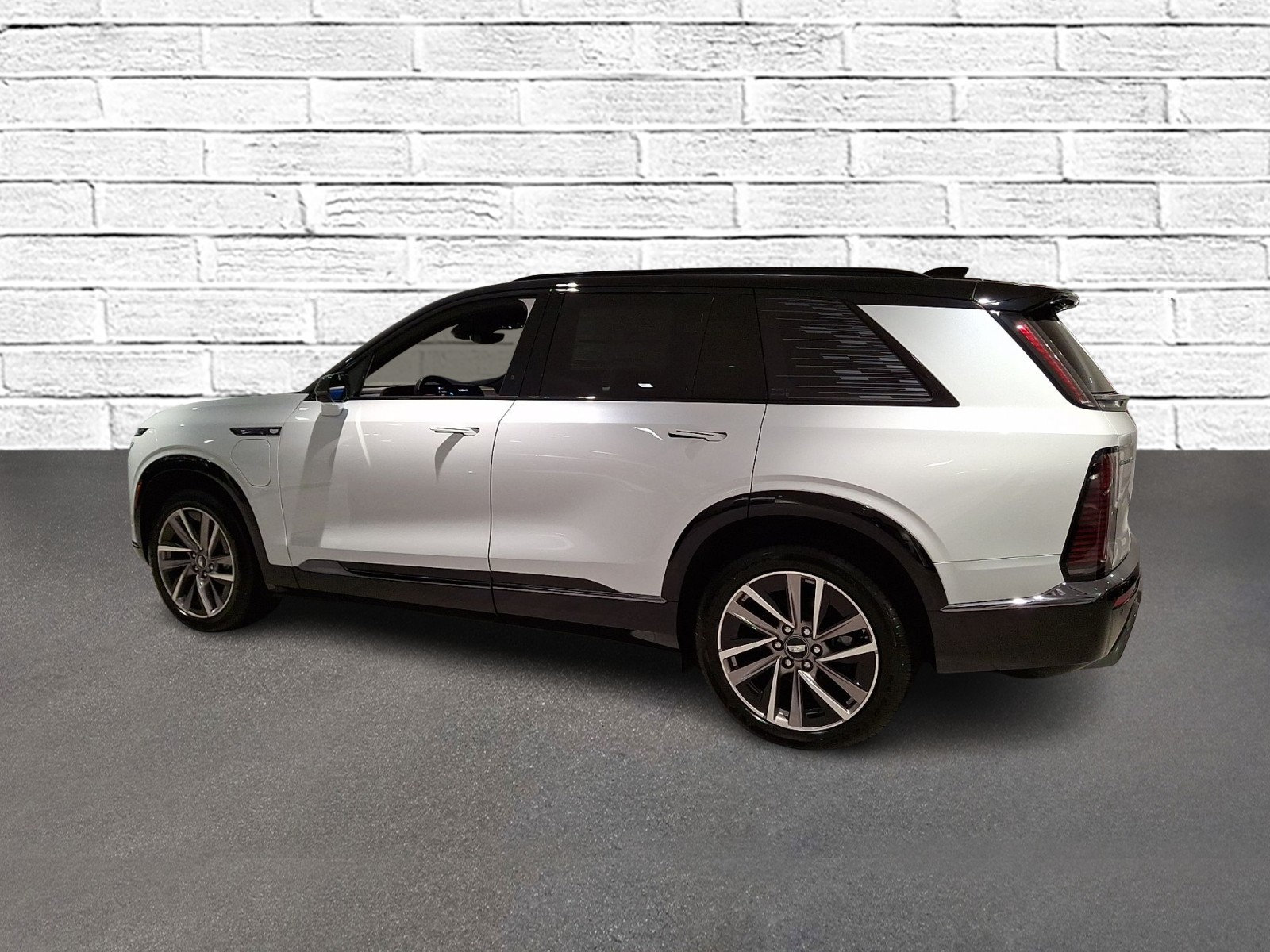 Used 2026 Cadillac Vistiq Sport w/ LPO, Floor Liner Package AWD/4WD image 8