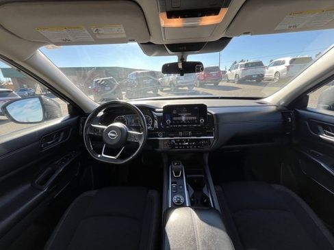 Used 2024 Nissan Pathfinder SV image 33