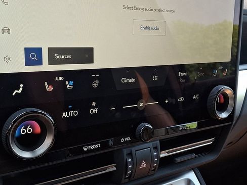 Used 2025 Lexus GX 550 w/ Accessory Package (2T) AWD/4WD image 17