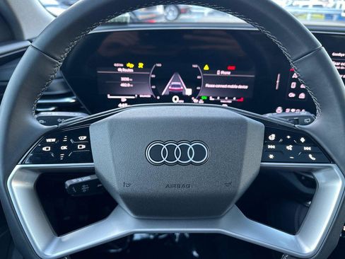 Used 2025 Audi Q5 Premium Plus w/ Premium Plus image 24