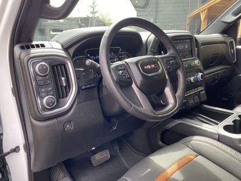 Used 2021 GMC Sierra 2500 AT4 w/ AT4 Premium Plus Package AWD/4WD image 2