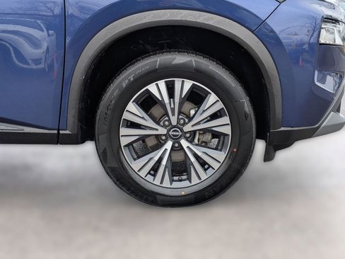 Used 2023 Nissan Rogue SV image 12